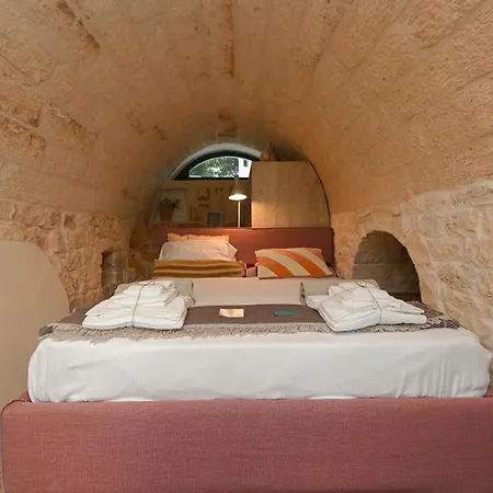 Olivida Con Piscina A Sfioro فيلة